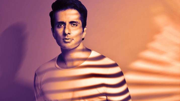 Sonu Sood offers accommodation to 20,000 migrant workers in Noida